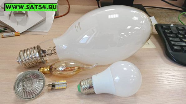 Классические лампочки для люстр и светильников, светодиодные лампы различной мощности и мощные лампы для прожекторов