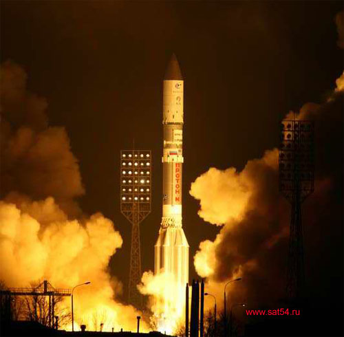 www.sat54.ru Старт ракеты космического назначения «Протон-М» с разгонным блоком «Бриз-М» и европейским телекоммуникационным космическим аппаратом «Eutelsat W7».